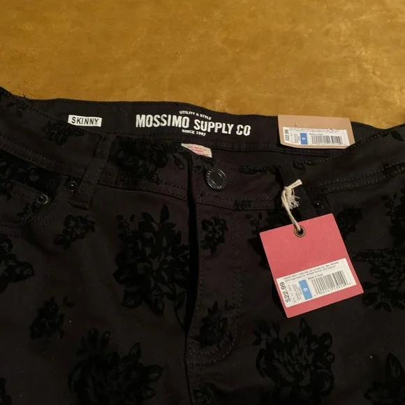 Black velvet embroidered skinny jeans. Sz 9 - Picture 3 of 3